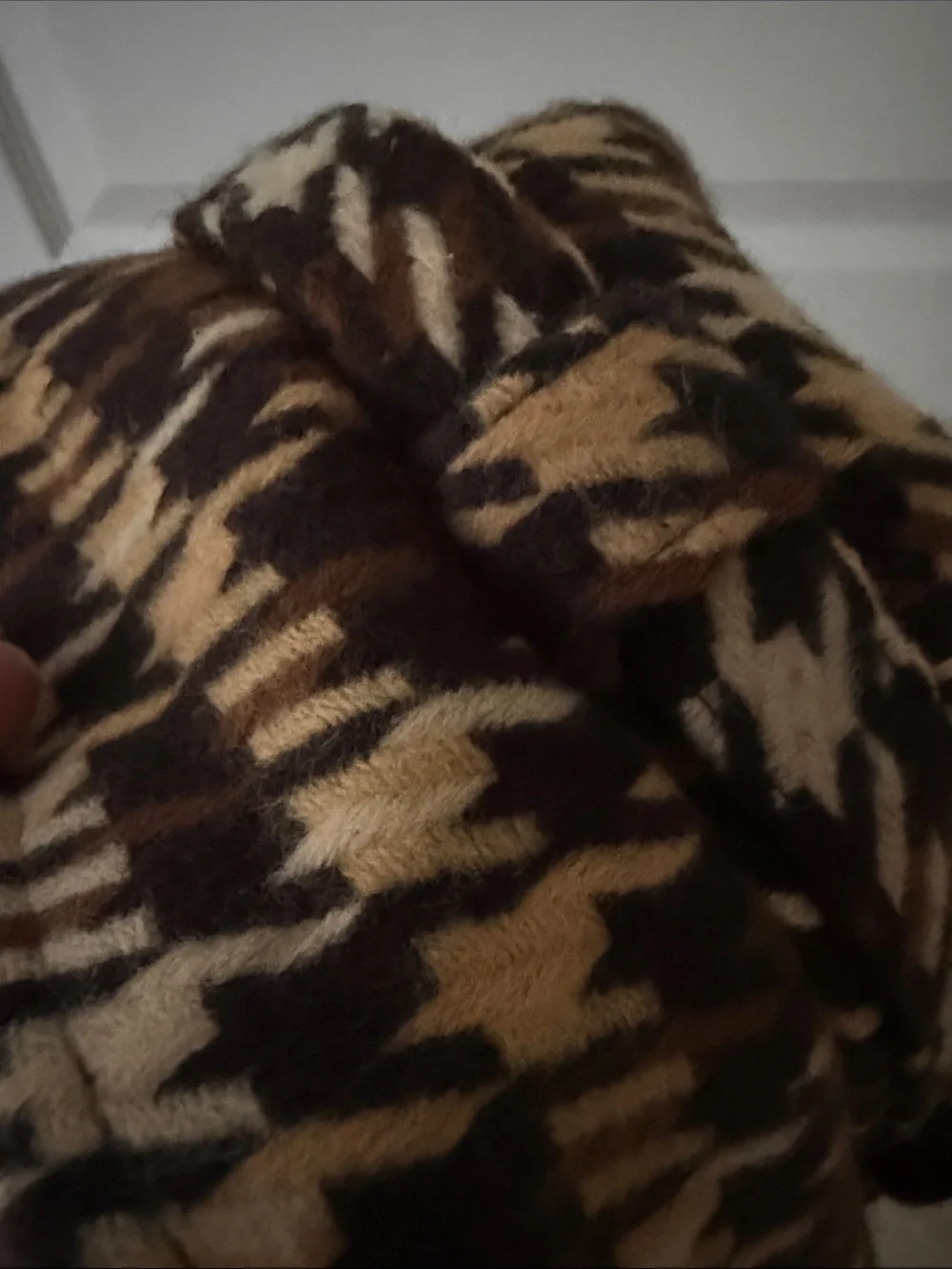 NWT D&Y Brown and Cream Houndstooth Bucket Hat with Accent Buckle